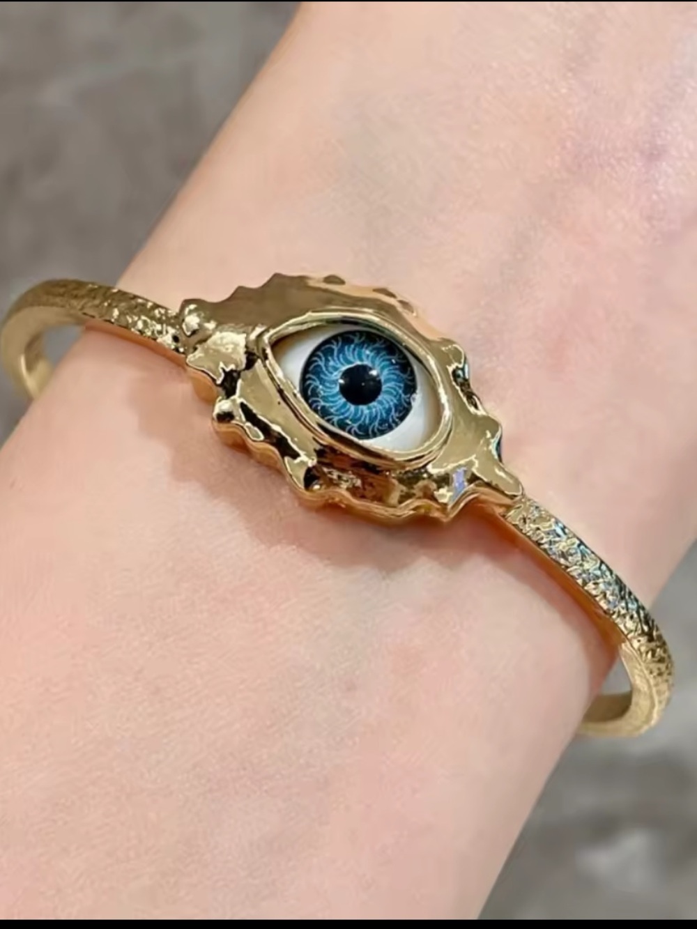 Gold Eye Motif Bangle Bracelet - Gold